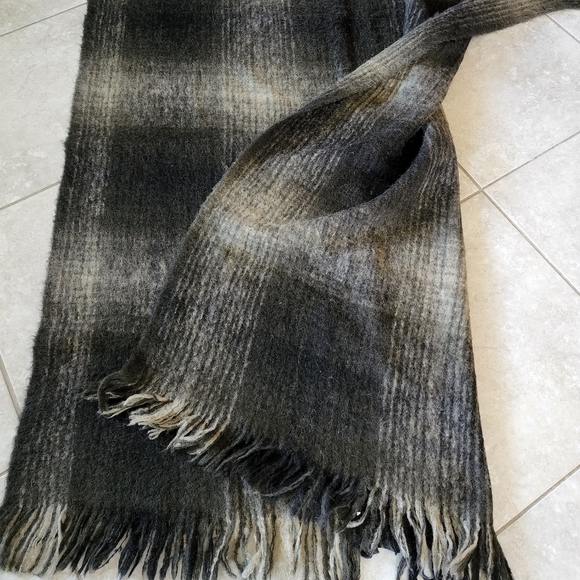 India's Heritage Black Tan mohair wool blend Afghan Blanket Throw 4'10" x 5' - Picture 5 of 5